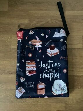 SHEIN Navy Book-Print Mini Bag
